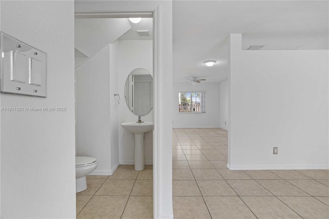 For Sale: $465,000 (3 beds, 2 baths, 1892 Square Feet)