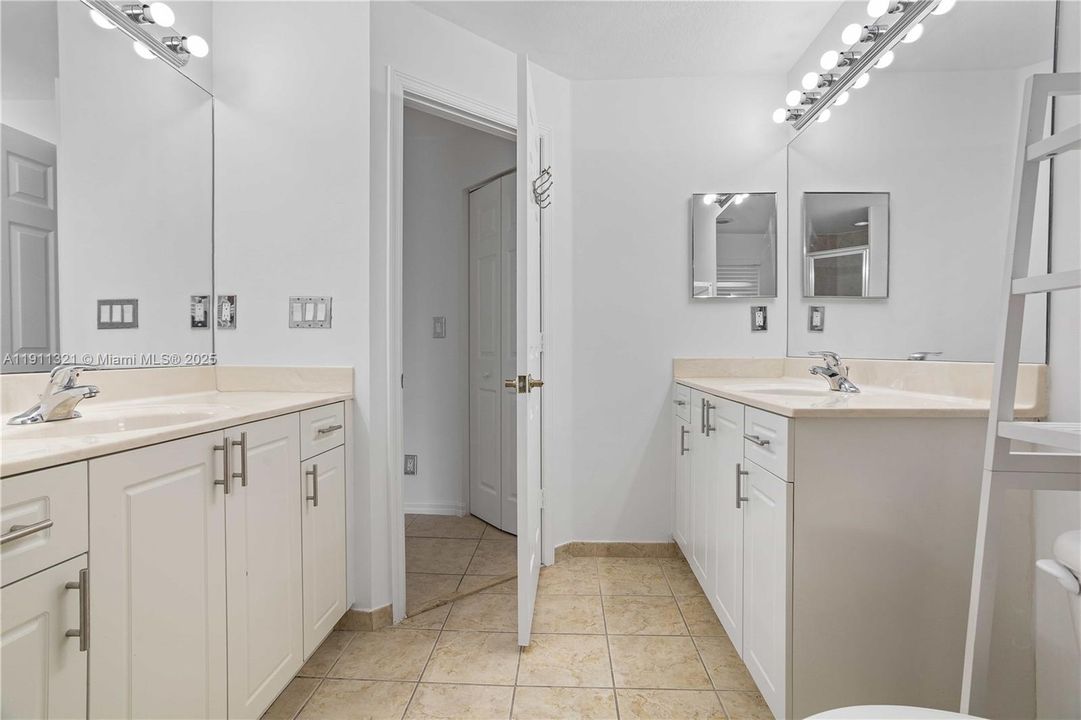 For Sale: $465,000 (3 beds, 2 baths, 1892 Square Feet)