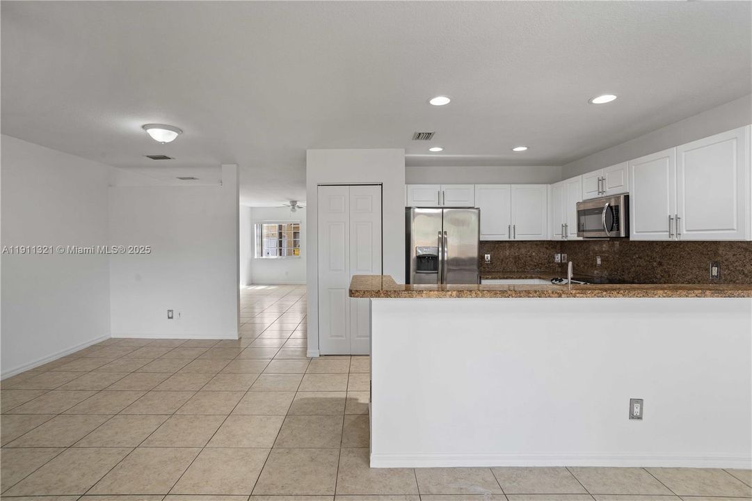 For Sale: $465,000 (3 beds, 2 baths, 1892 Square Feet)