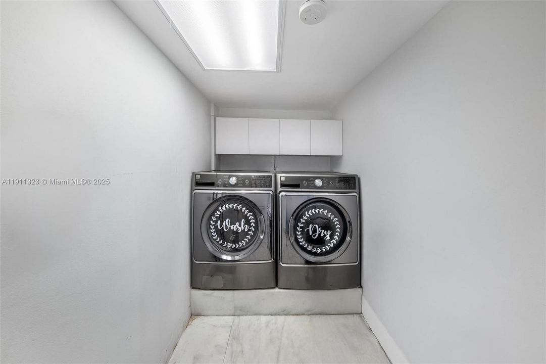 For Sale: $3,990,000 (5 beds, 5 baths, 4126 Square Feet)