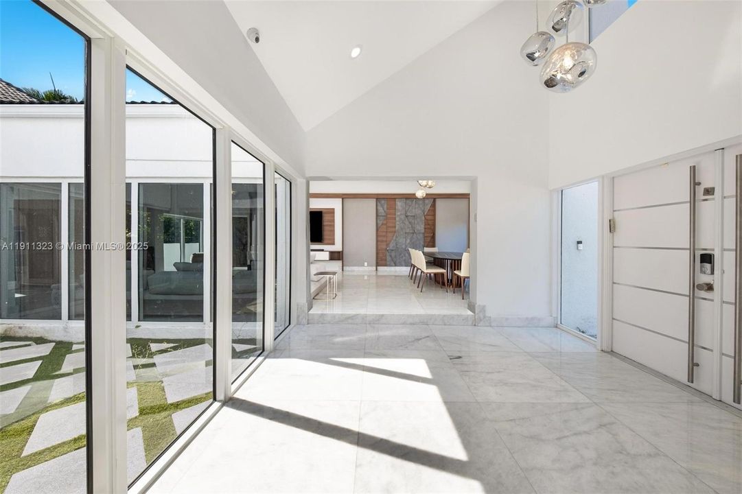 For Sale: $3,990,000 (5 beds, 5 baths, 4126 Square Feet)