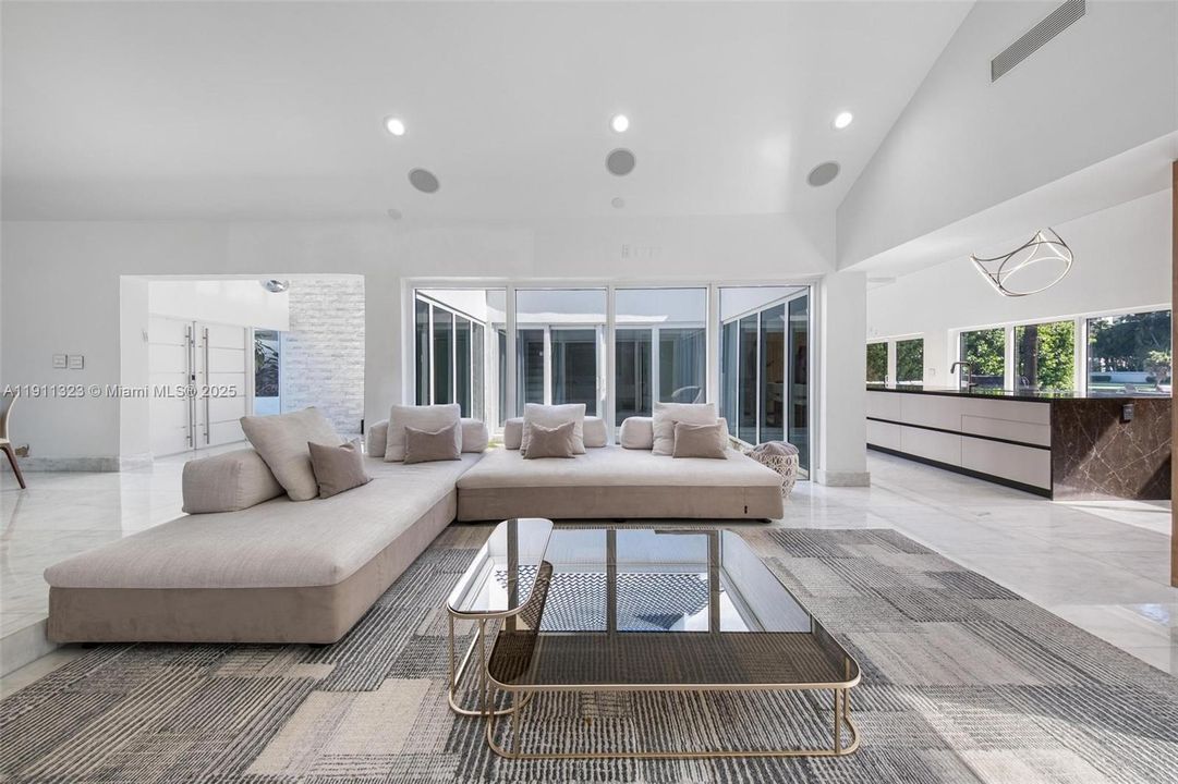 For Sale: $3,990,000 (5 beds, 5 baths, 4126 Square Feet)