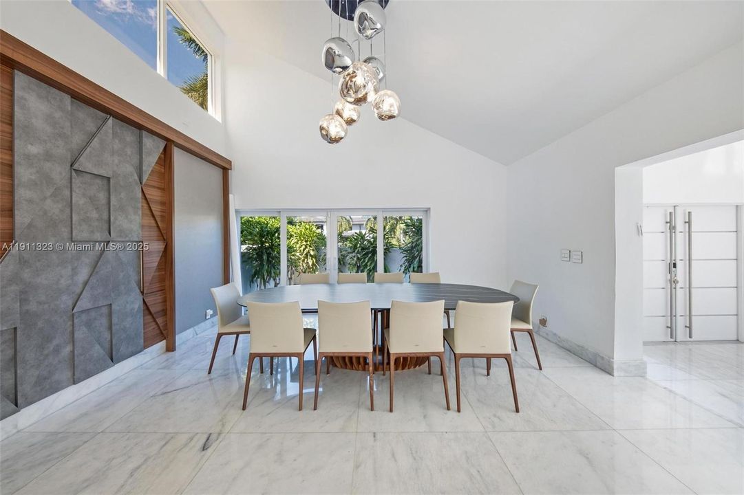 For Sale: $3,990,000 (5 beds, 5 baths, 4126 Square Feet)