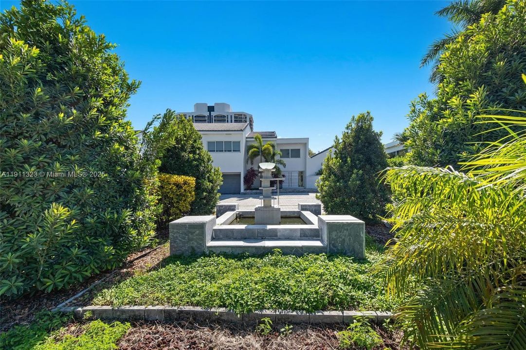 For Sale: $3,990,000 (5 beds, 5 baths, 4126 Square Feet)