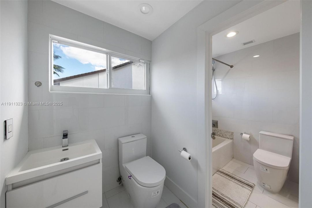 For Sale: $3,990,000 (5 beds, 5 baths, 4126 Square Feet)