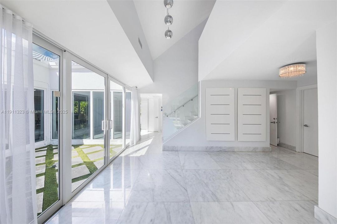 For Sale: $3,990,000 (5 beds, 5 baths, 4126 Square Feet)