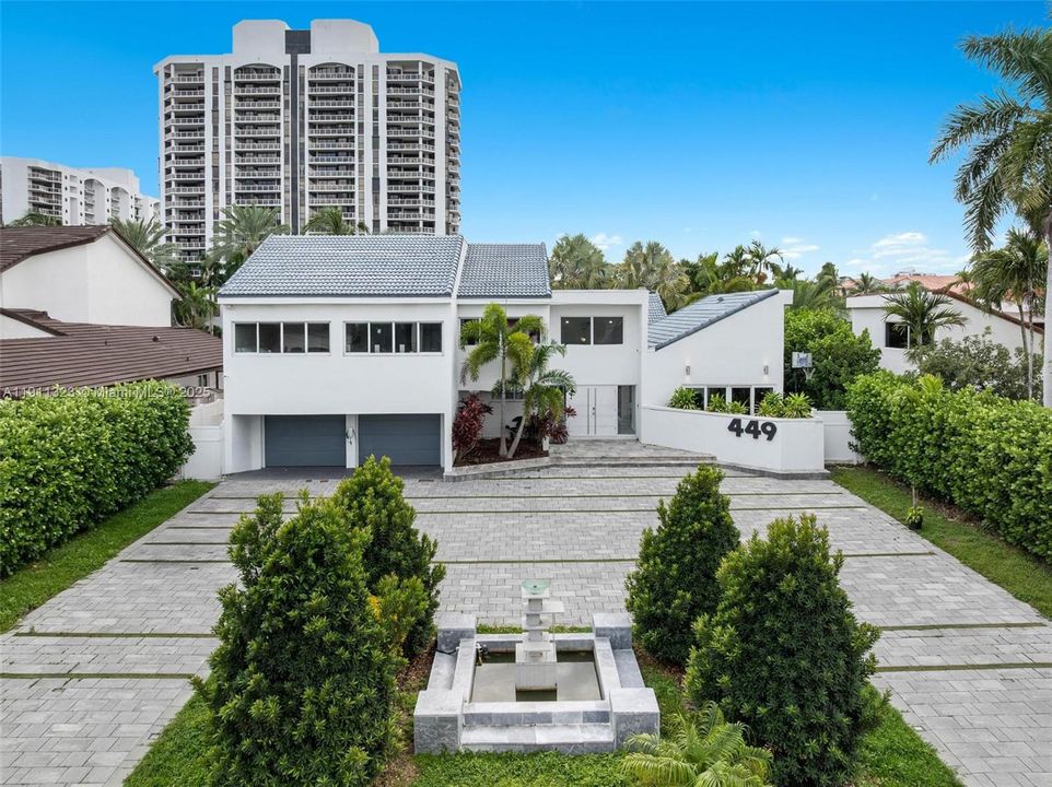 For Sale: $3,990,000 (5 beds, 5 baths, 4126 Square Feet)