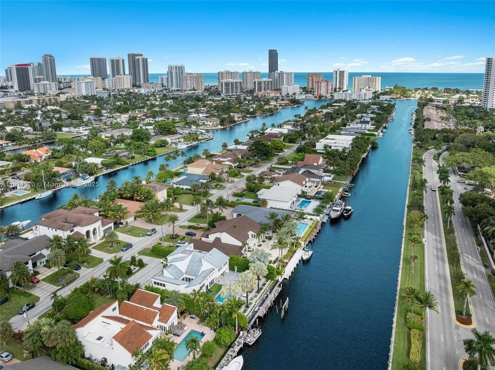 For Sale: $3,990,000 (5 beds, 5 baths, 4126 Square Feet)