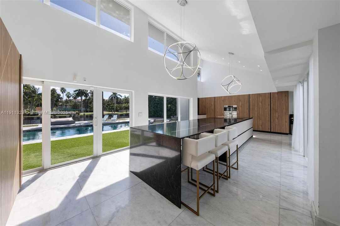 For Sale: $3,990,000 (5 beds, 5 baths, 4126 Square Feet)