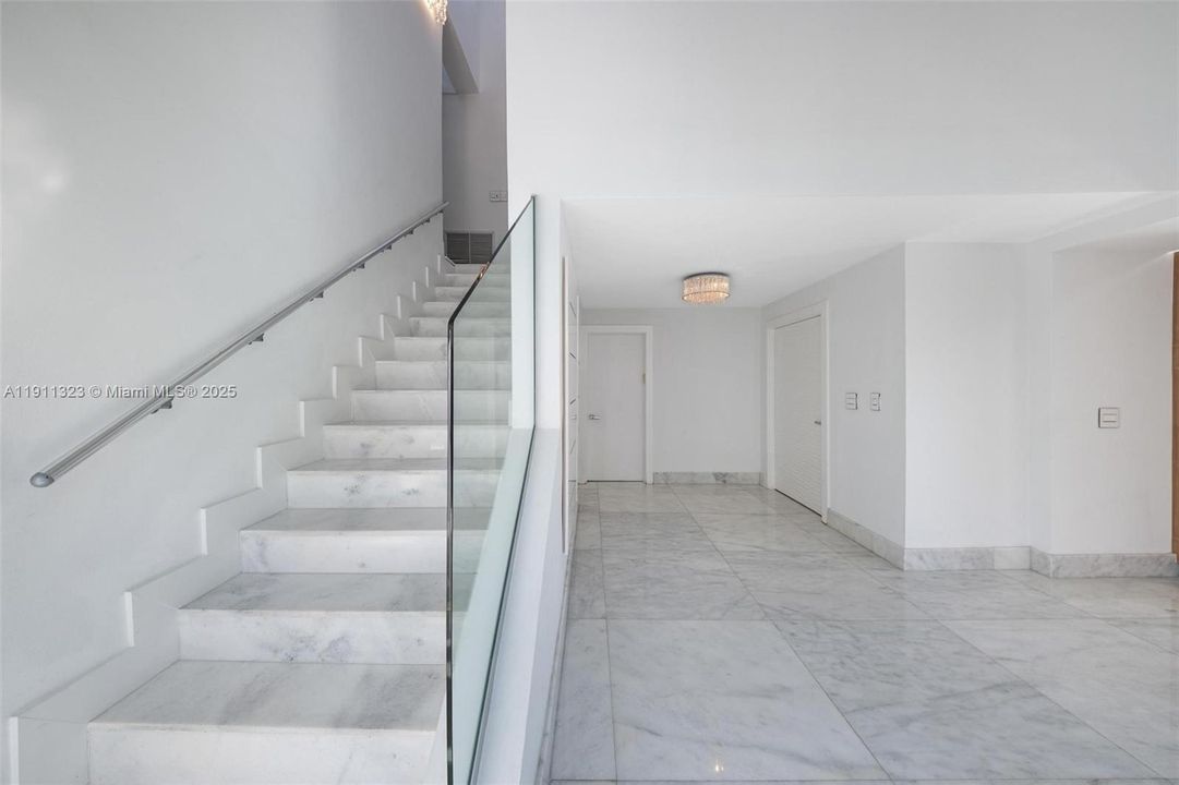 For Sale: $3,990,000 (5 beds, 5 baths, 4126 Square Feet)