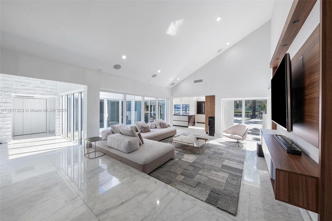 For Sale: $3,990,000 (5 beds, 5 baths, 4126 Square Feet)