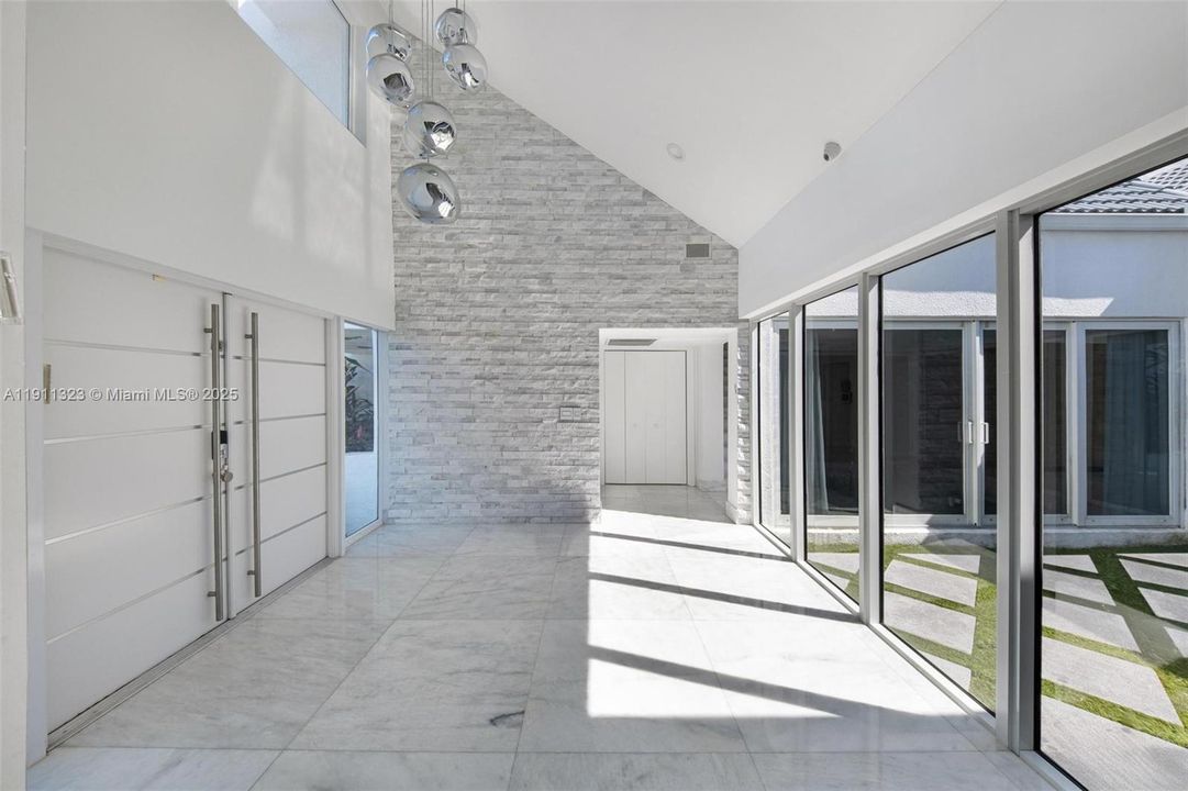 For Sale: $3,990,000 (5 beds, 5 baths, 4126 Square Feet)