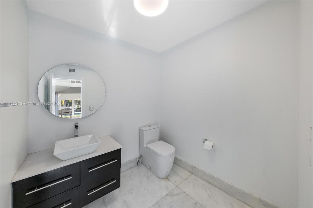 For Sale: $3,990,000 (5 beds, 5 baths, 4126 Square Feet)