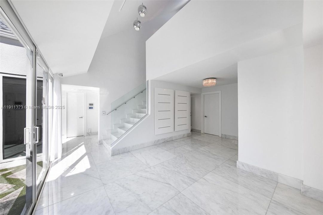 For Sale: $3,990,000 (5 beds, 5 baths, 4126 Square Feet)