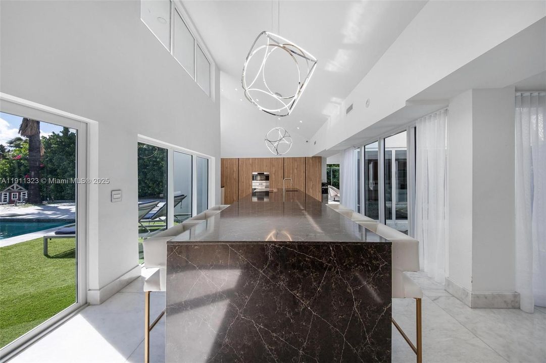 For Sale: $3,990,000 (5 beds, 5 baths, 4126 Square Feet)