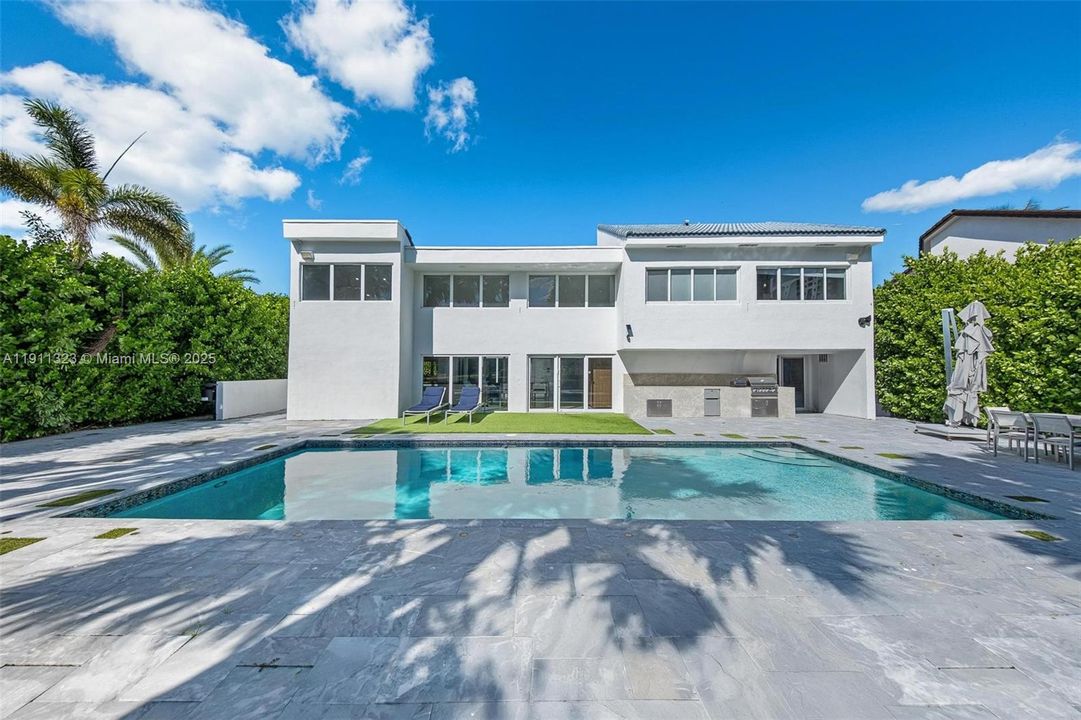 For Sale: $3,990,000 (5 beds, 5 baths, 4126 Square Feet)