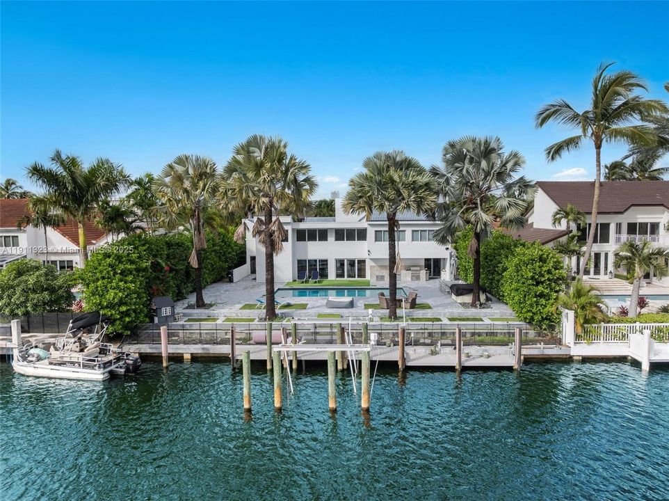 For Sale: $3,990,000 (5 beds, 5 baths, 4126 Square Feet)