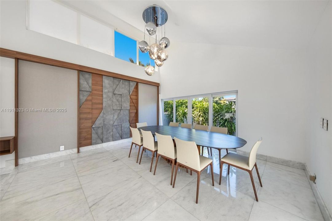 For Sale: $3,990,000 (5 beds, 5 baths, 4126 Square Feet)