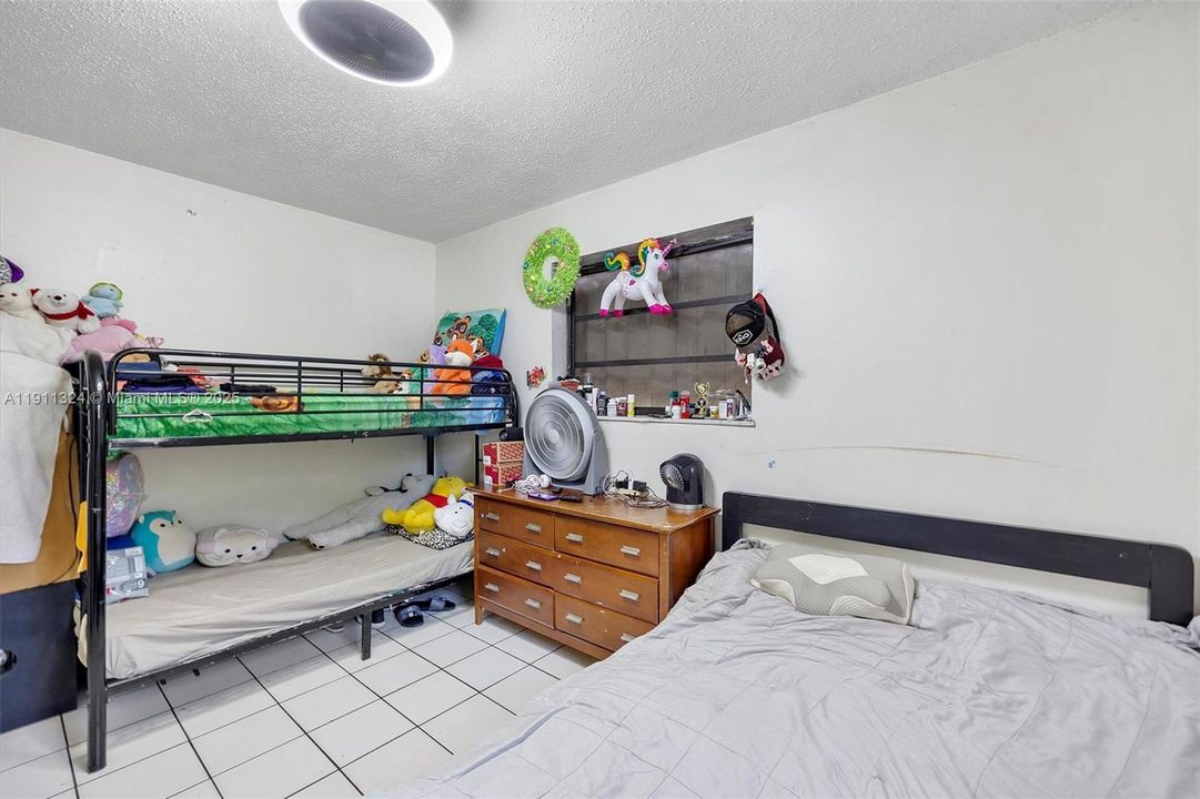 En Venta: $599,000 (0 camas, 0 baños, 1352 Pies cuadrados)