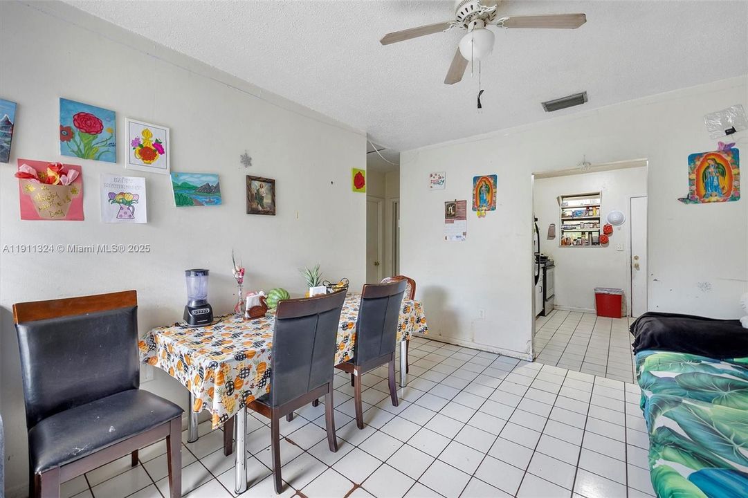 En Venta: $599,000 (0 camas, 0 baños, 1352 Pies cuadrados)