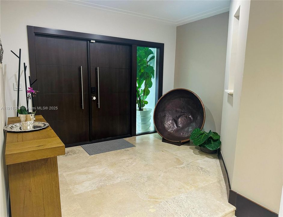 出租: $22,000 (4 贝兹, 4 浴室, 3110 平方英尺)