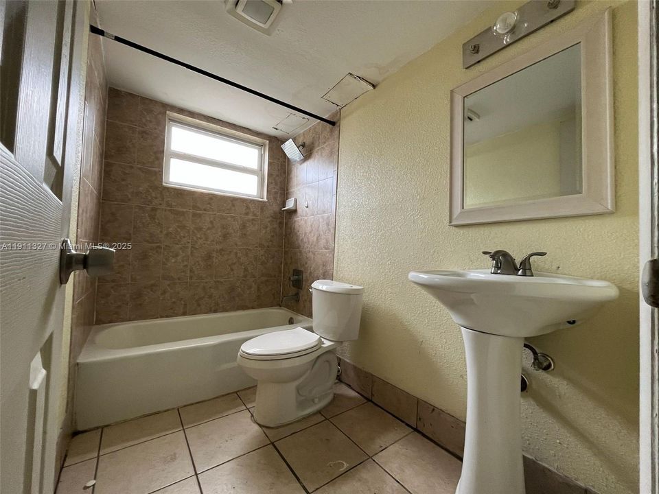 待售: $1,615,000 (0 贝兹, 0 浴室, 4855 平方英尺)