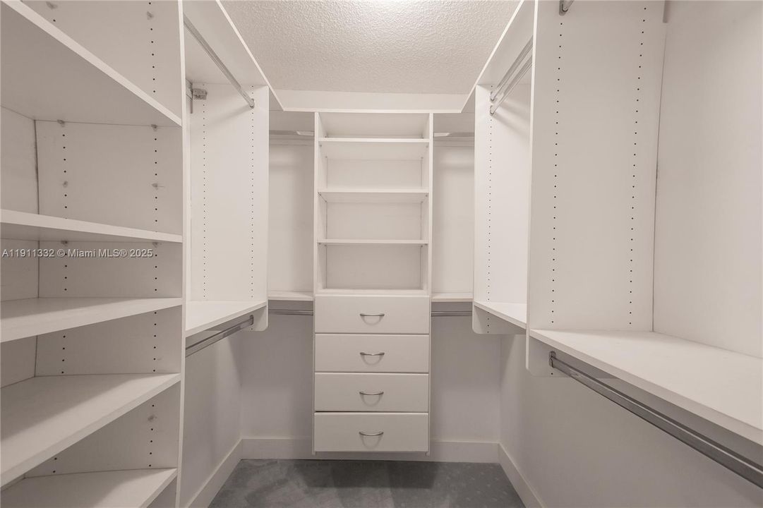 Active With Contract: $239,000 (2 beds, 3 baths, 1950 Square Feet)