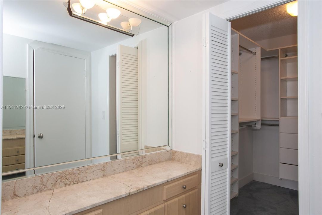 Active With Contract: $239,000 (2 beds, 3 baths, 1950 Square Feet)