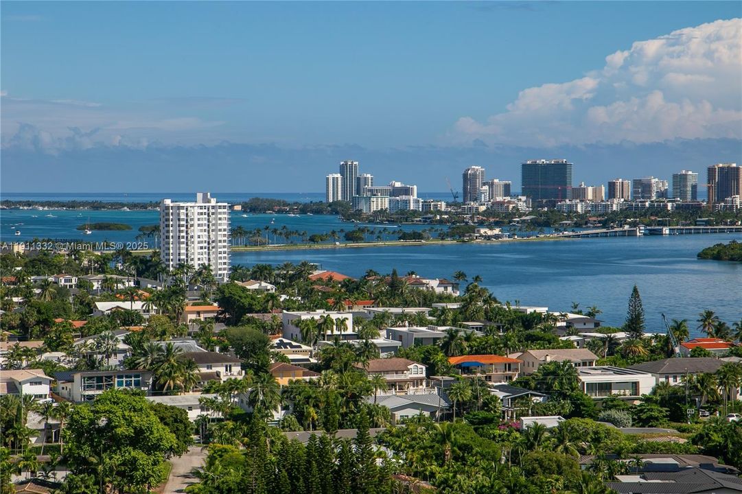 Active With Contract: $239,000 (2 beds, 3 baths, 1950 Square Feet)