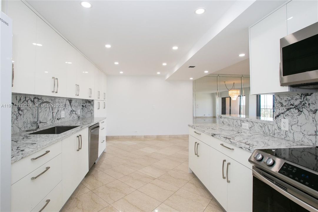 Active With Contract: $239,000 (2 beds, 3 baths, 1950 Square Feet)