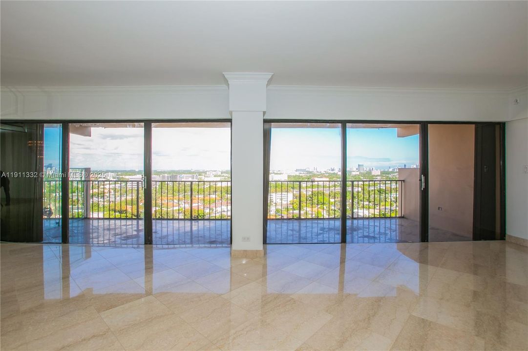 Active With Contract: $239,000 (2 beds, 3 baths, 1950 Square Feet)