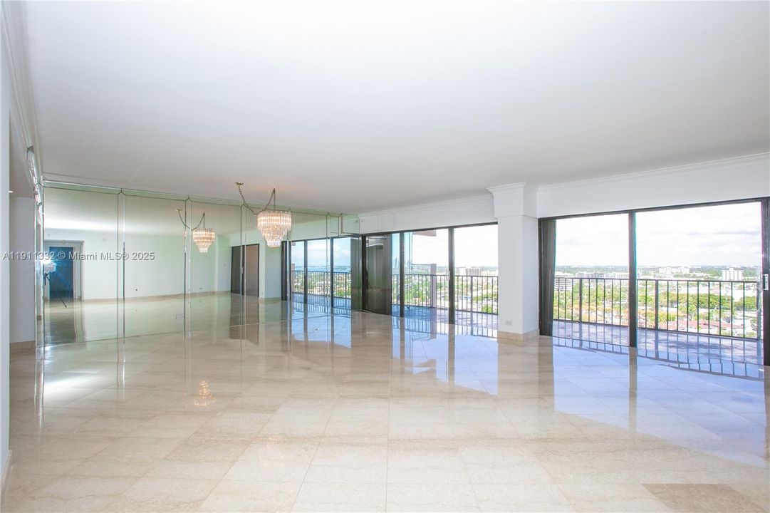 Active With Contract: $239,000 (2 beds, 3 baths, 1950 Square Feet)