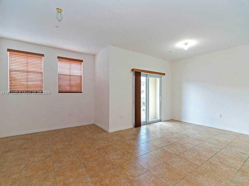 待售: $425,000 (2 贝兹, 2 浴室, 1123 平方英尺)