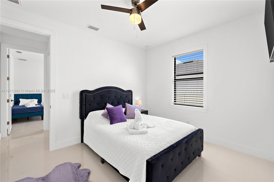 For Sale: $460,000 (3 beds, 3 baths, 1894 Square Feet)