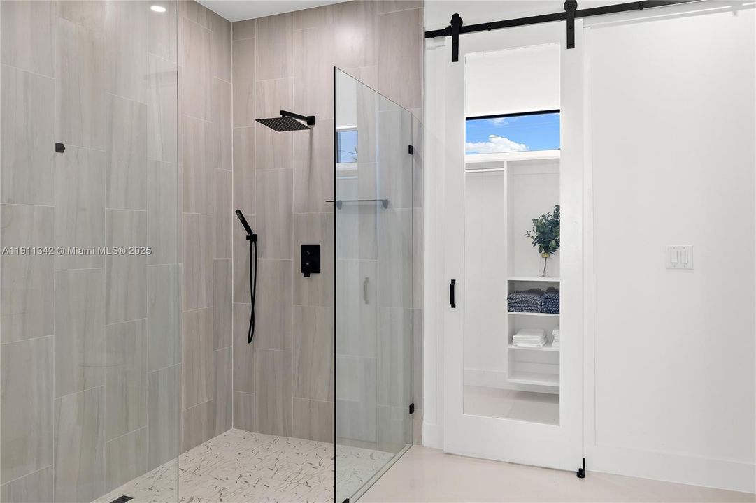 For Sale: $460,000 (3 beds, 3 baths, 1894 Square Feet)