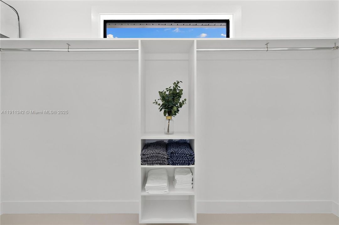 For Sale: $460,000 (3 beds, 3 baths, 1894 Square Feet)