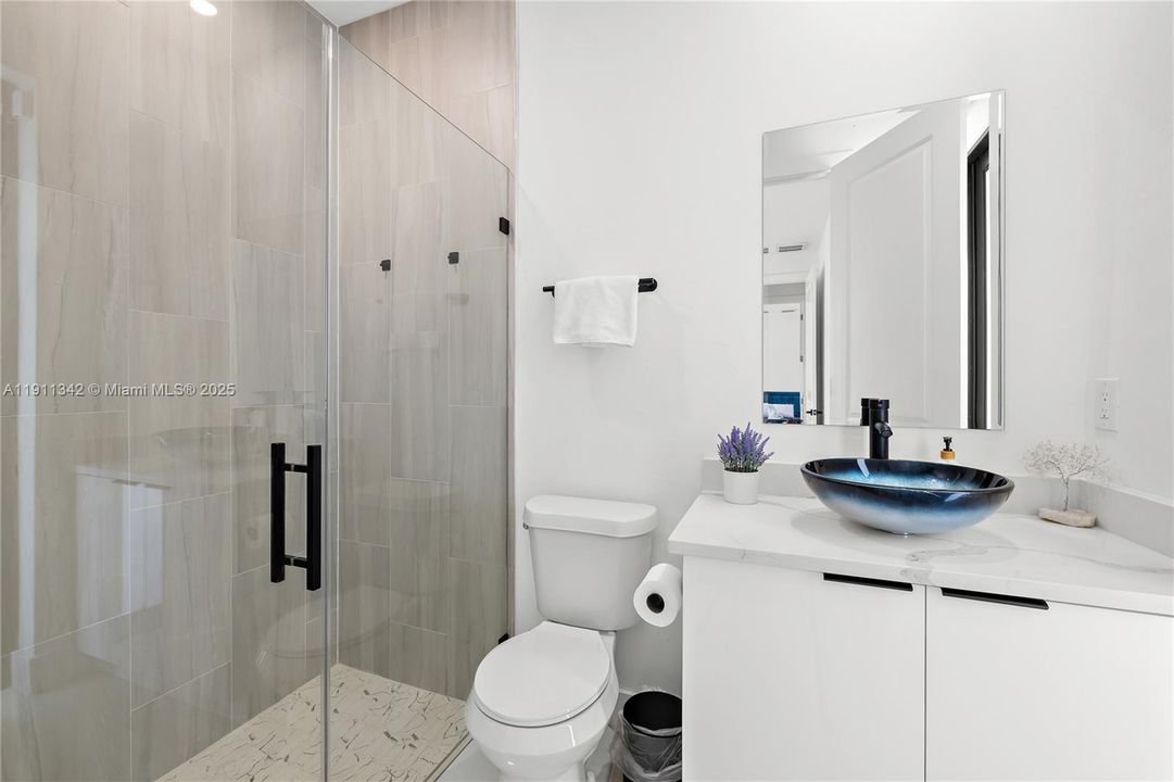 For Sale: $460,000 (3 beds, 3 baths, 1894 Square Feet)