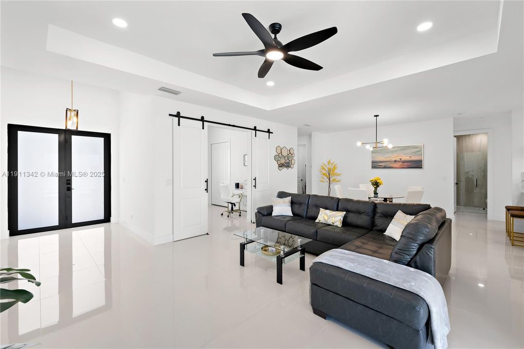 For Sale: $460,000 (3 beds, 3 baths, 1894 Square Feet)