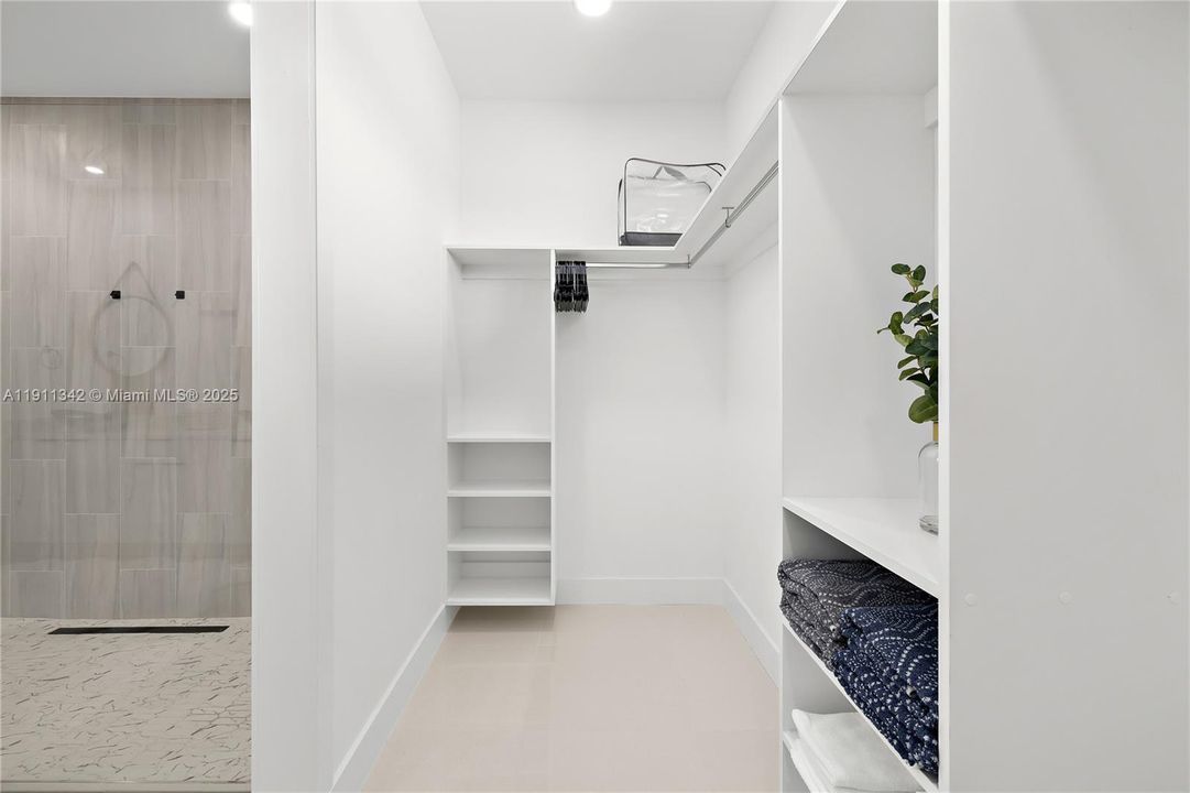 For Sale: $460,000 (3 beds, 3 baths, 1894 Square Feet)