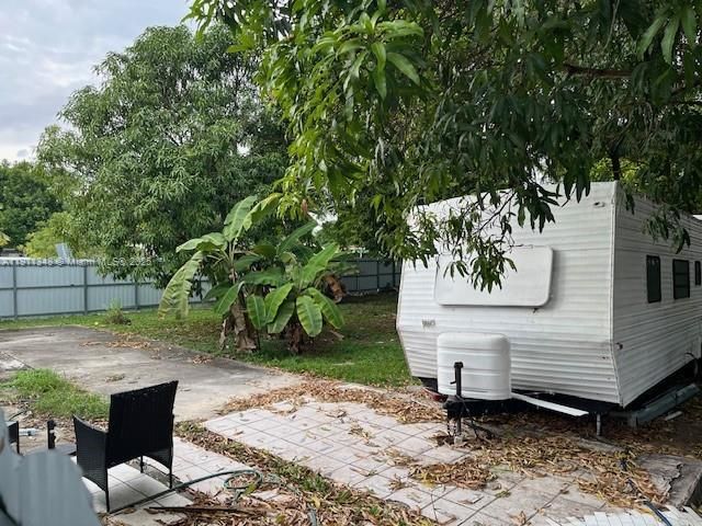 Activo con contrato: $325,000 (3 camas, 1 baños, 1152 Pies cuadrados)