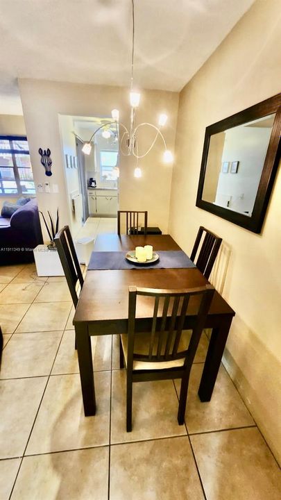 待售: $128,000 (1 贝兹, 1 浴室, 650 平方英尺)