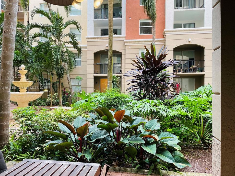 出租: $2,700 (2 贝兹, 2 浴室, 1116 平方英尺)