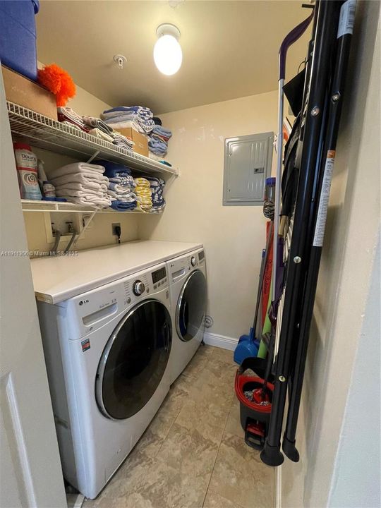 出租: $2,700 (2 贝兹, 2 浴室, 1116 平方英尺)