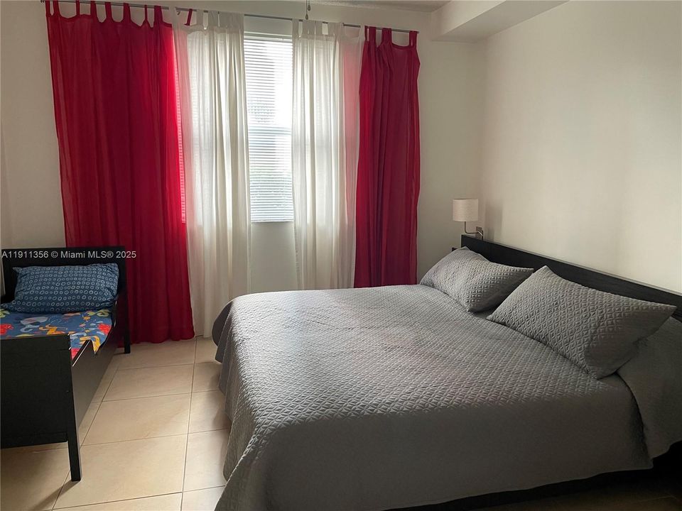 出租: $2,700 (2 贝兹, 2 浴室, 1116 平方英尺)