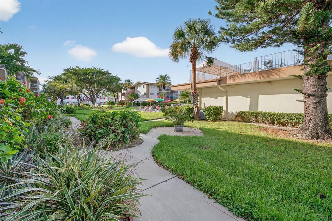 For Sale: $150,000 (2 beds, 2 baths, 960 Square Feet)