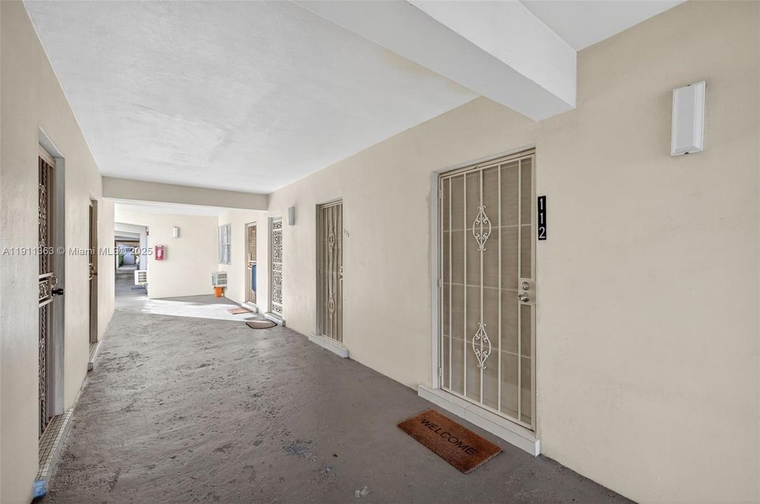 For Sale: $150,000 (2 beds, 2 baths, 960 Square Feet)