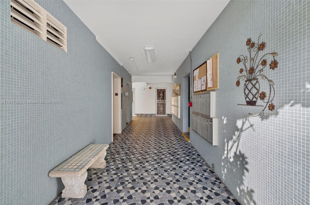 For Sale: $150,000 (2 beds, 2 baths, 960 Square Feet)