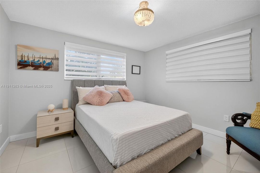 For Sale: $150,000 (2 beds, 2 baths, 960 Square Feet)