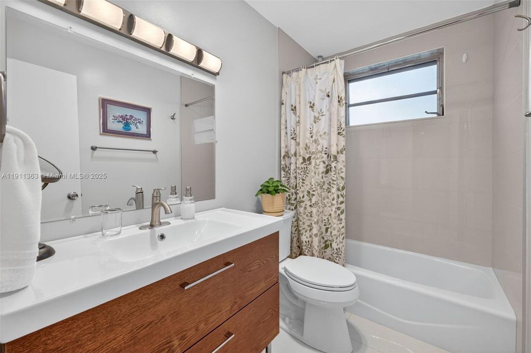 For Sale: $150,000 (2 beds, 2 baths, 960 Square Feet)