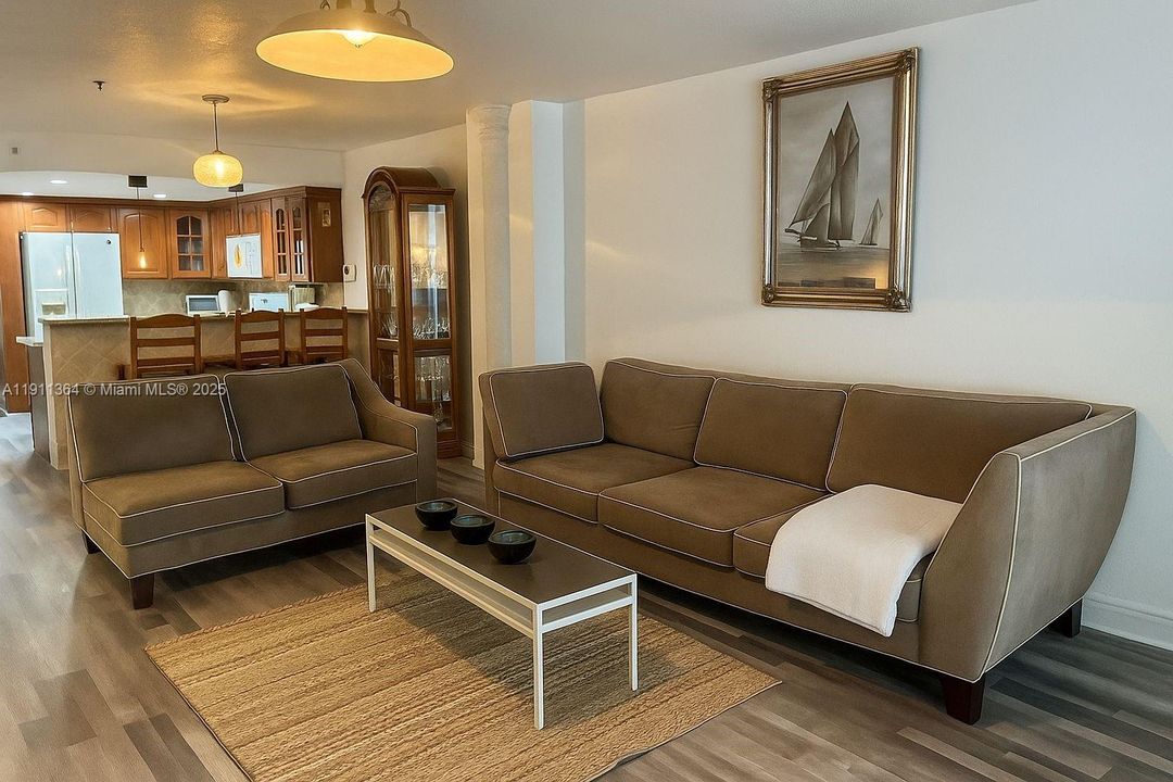 Activo con contrato: $3,500 (3 camas, 2 baños, 1430 Pies cuadrados)